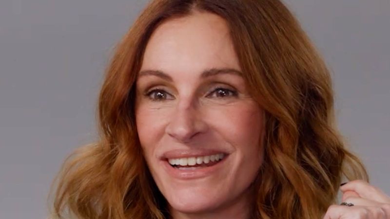 Sean Penn shocks Julia Roberts with career reflection