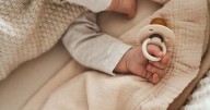 New parents bombarded with misleading posts about infant sleep safety