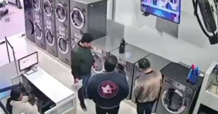 Ataque en lavandería de Plaza Arkana en Cuautitlán Izcalli deja dos muertos; víctimas de balacera serían familia de Caro Quintero