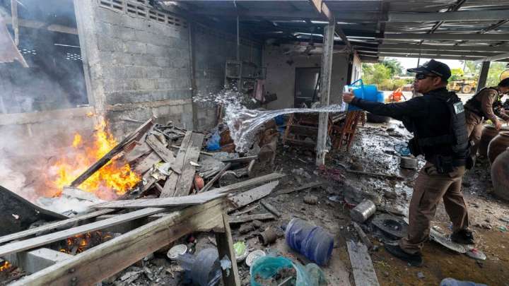 Thai and Cambodian leaders renew a ceasefire after deadly clashes, Trump says