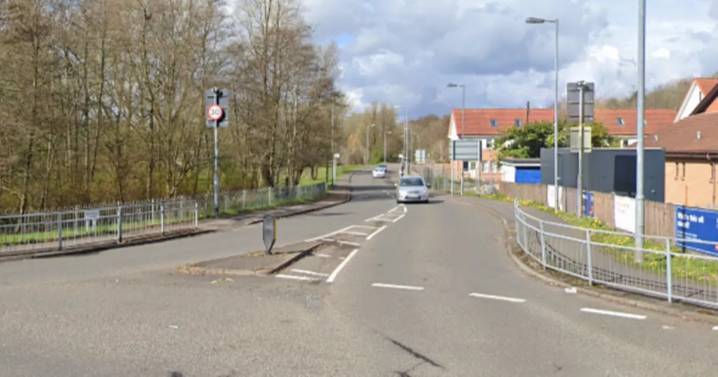 Road near Kirkintilloch primary school shut as public urged to 'stay away'