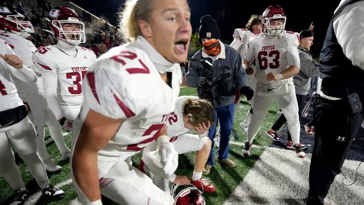 A year after title loss, Tuttle tops Elgin in thriller for Class 4A crown