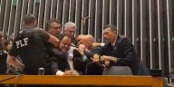 Tensión en el Congreso de Brasil: expulsaron a un diputado por protestar contra la reducción de la condena de Bolsonaro