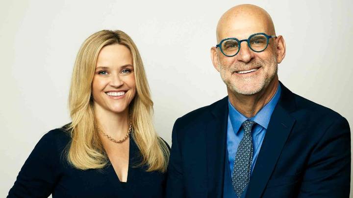 Reese Witherspoon coescribe su primera novela con el autor de thrillers favorito de Netflix