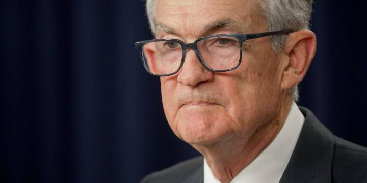 Powell warns of a ‘very unusual’ economy as tariffs keep goods inflation high amid a weakening labor market