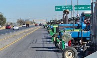 Agricultores bloquean carretera Chihuahua-Aldama en rechazo a nueva Ley de Aguas