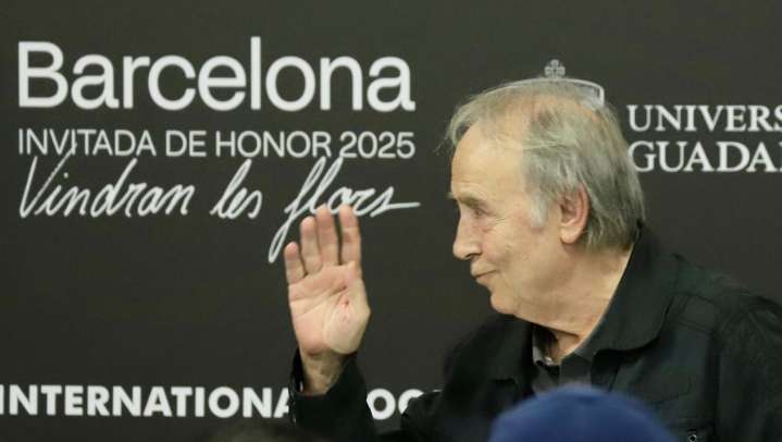 En la FIL, Serrat abandona su encuentro con jóvenes