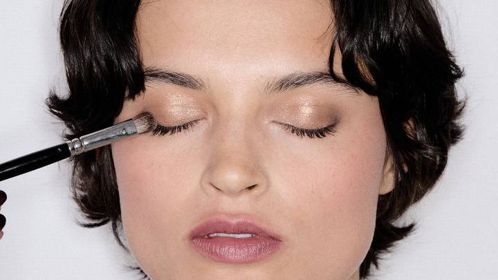 The Best Eyeshadow Palettes for Minimalist Glam, Festive Sparkle, and Everything in Between