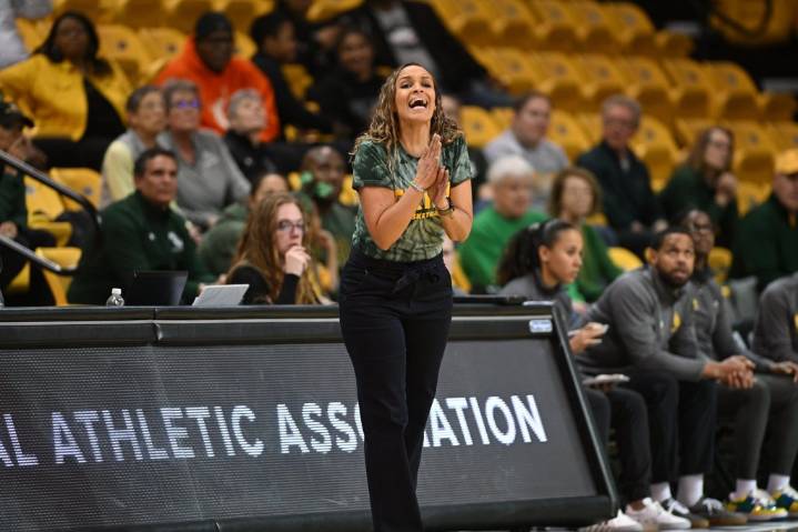 W&M women knock off previous unbeaten Wake Forest on road