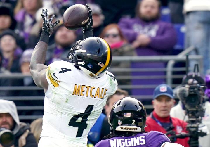 DK Metcalf stays back in Baltimore with stomach pains after Steelers' win vs. Ravens