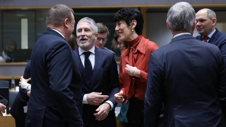 La UE acuerda relajar las reglas sobre los países seguros para agilizar los retornos, pese al rechazo de España