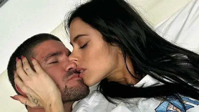Con un apasionado beso: Rodrigo De Paul y Tini Stoessel reafirman su relación tras triunfo del Inter Miami
