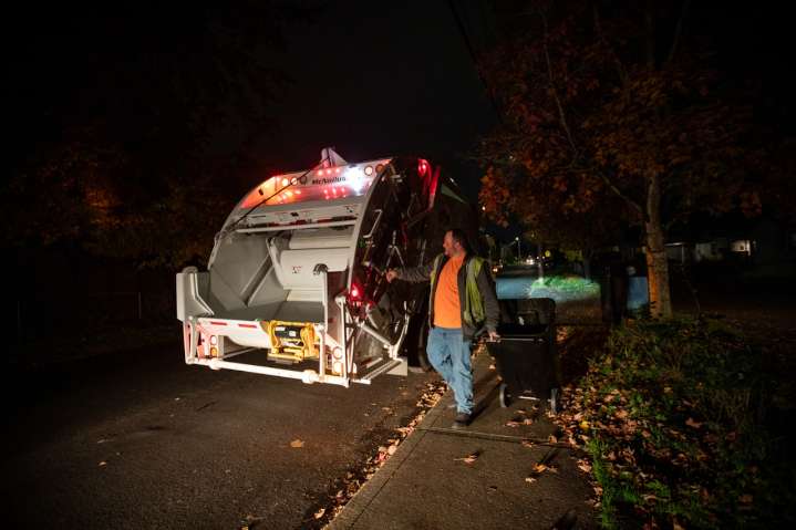 Elyria keeps sanitation services public, approves rate hikes to avoid financial shortfall