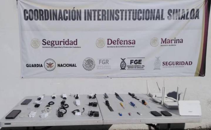 Tras muerte de interno, encuentran celulares y objetos prohibidos en penal de Culiacán