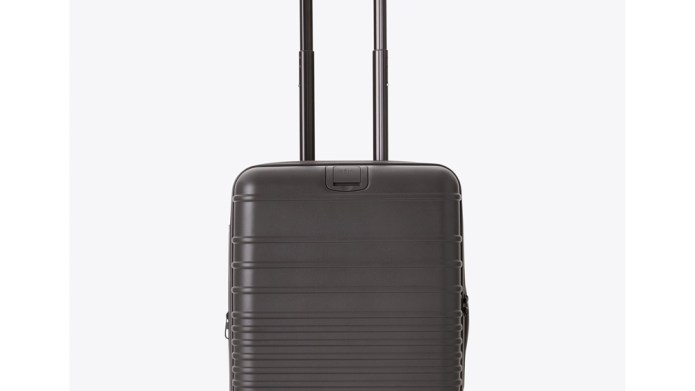 Béis' Cyber Monday Sale Is Dropping a Surprise Doorbuster for 50% Off