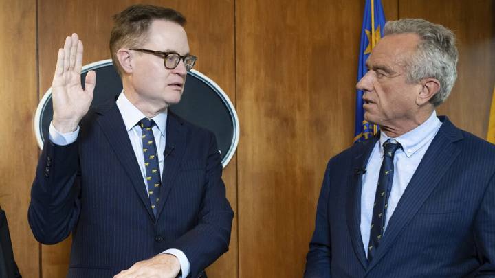 Top HHS official evades discussion of Trump's plan to block state AI laws