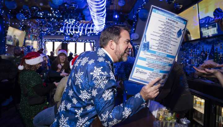 Wrigleyville pop-up bar offers Hanukkah twist for holiday revelers