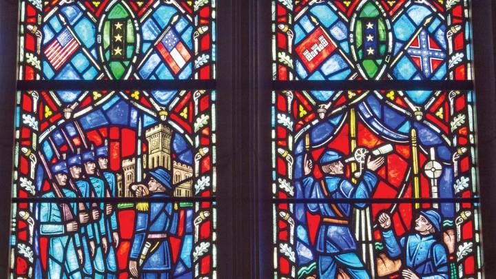 Los belenes de las iglesias incorporan bridas, máscaras de gas y ICE para protestar contra las redadas de inmigración