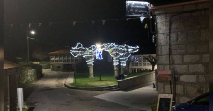 Parada de Sil ilumina el concello con aires navideños