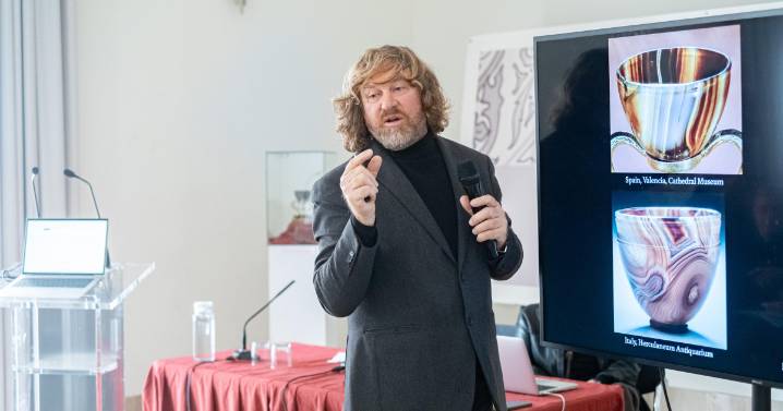 El experto Dario del Bufalo asegura que el Santo Cáliz data del siglo I a.C. y que está realizado con un ágata oriental