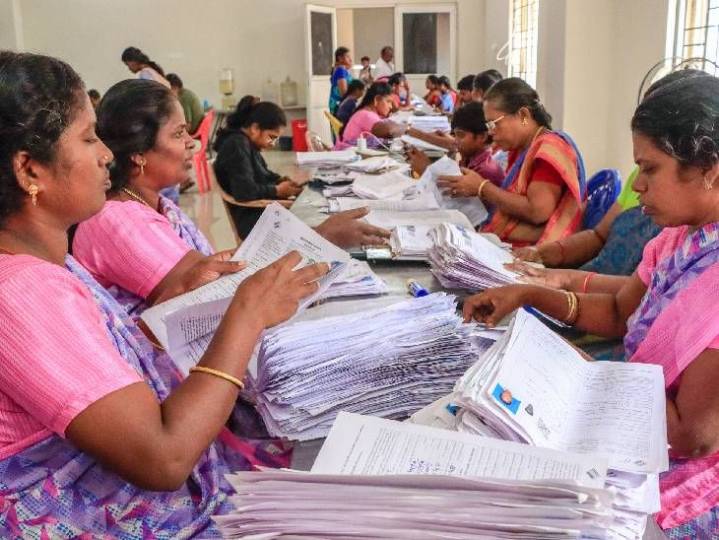 Supreme Court says EC cannot act like police:Removing voters on suspicion equals questioning citizenship; next hearing on Dec 16