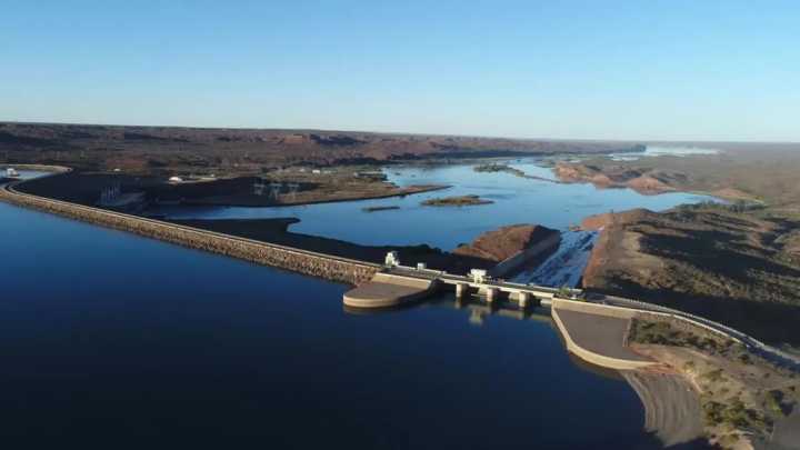 Amigos de Santiago Caputo se quedaron con dos de las cuatro represas concesionadas