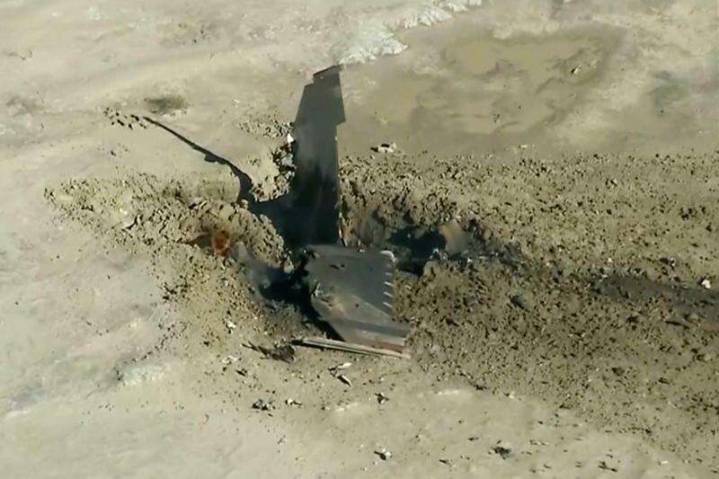 Air Force pilot safely ejects before F-16 fighter jet crashes in California desert