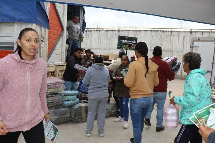 Sedesore inicia programa invernal con la entrega de 100 mil cobertores
