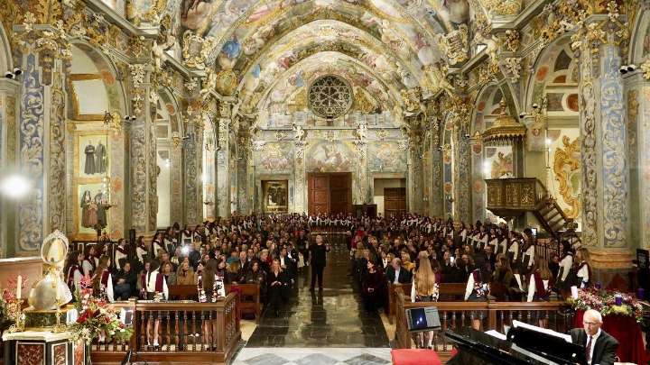 La iglesia de San Nicolás abre sus puertas al tercer concierto navideño solidario organizado por la Fundación Columbus