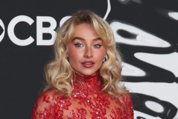 Sabrina Carpenter estalla contra Trump por uso de su música