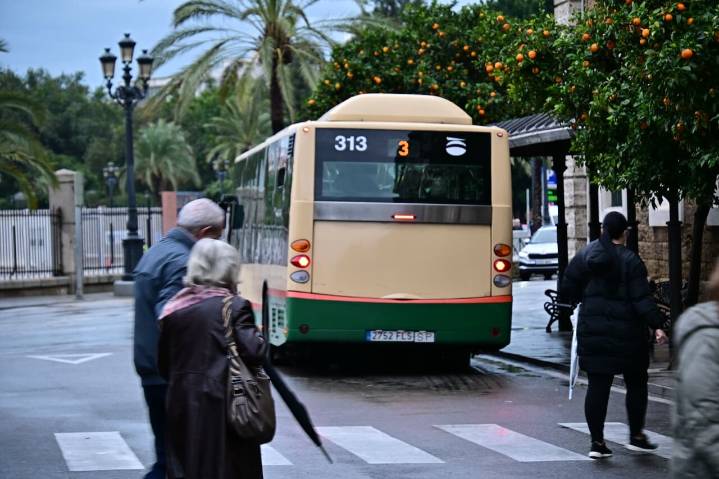 El futuro servicio de autobús en Cádiz: más frecuencias, más vehículos, nuevas líneas... y sin subida de billete de entrada