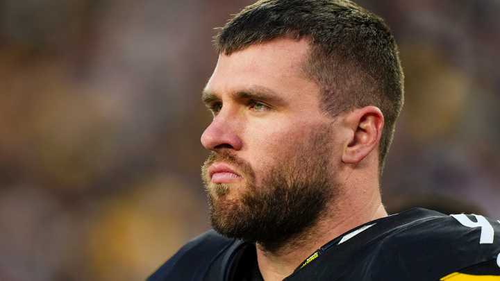 T.J. Watt Hospitalized With Lung Issue, Game Status Unknown