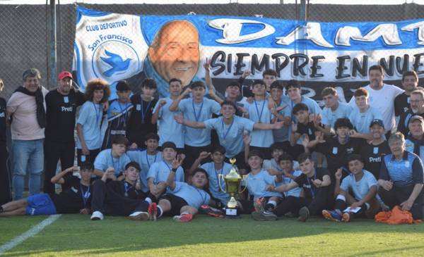 "Gloria Deportiva", con sus premiados, en medio de la fiesta de La Noche de los Museos