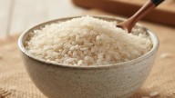 Cómo es el ritual con arroz para hacer el 1° de enero y atraer abundancia en el 2026