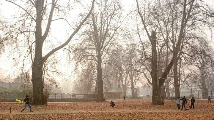 Air quality turns ‘severe’ as AQI nears 300 in Valley