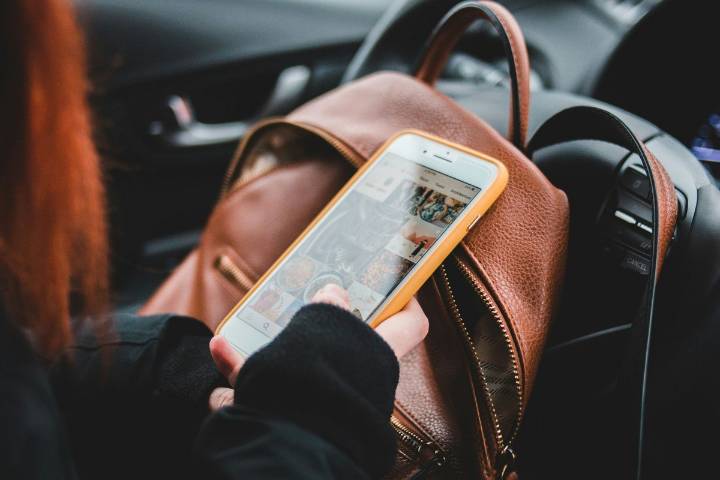 There is Only One Way it's Legal to Text and Drive in Texas