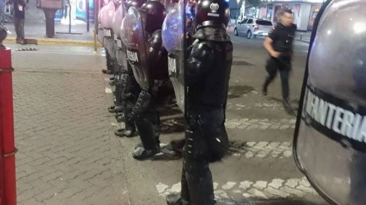 ¿Estado de sitio en Mendoza? Protestas por el agua, represión y 13 detenidos