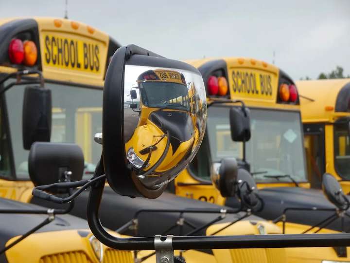School buses cancelled across eastern Ontario, except for in Ottawa
