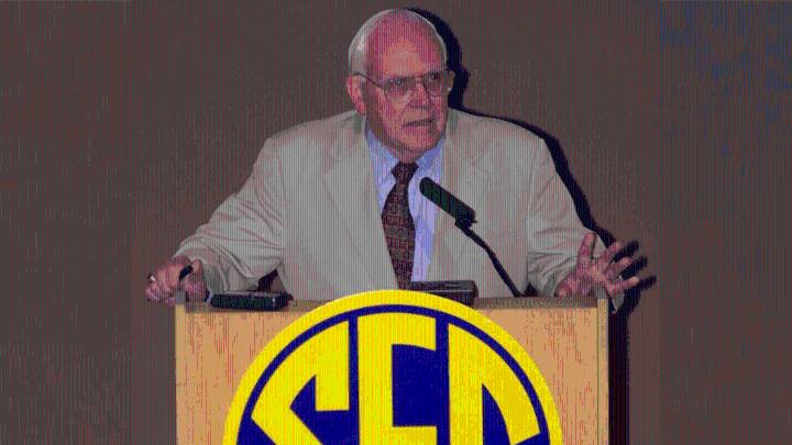 Roy Kramer, East TN native who revamped college football as SEC commissioner and BCS architect, dies