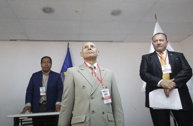 ¡Increíble! Una moneda decide el futuro presidencial en Perú: el insólito método de selección (VIDEO)