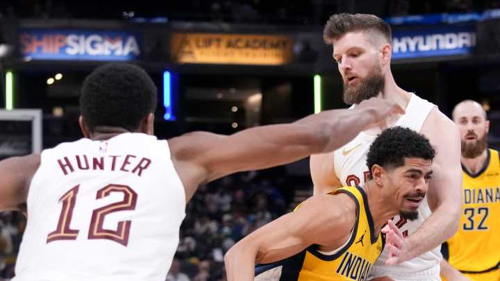 Pacers vs Cavs: Donovan Mitchell scores 43 in 135