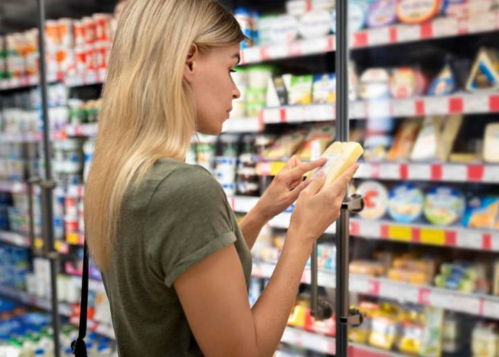 El etiquetado de alimentos ayuda, pero su efectividad requiere de hábitos saludables