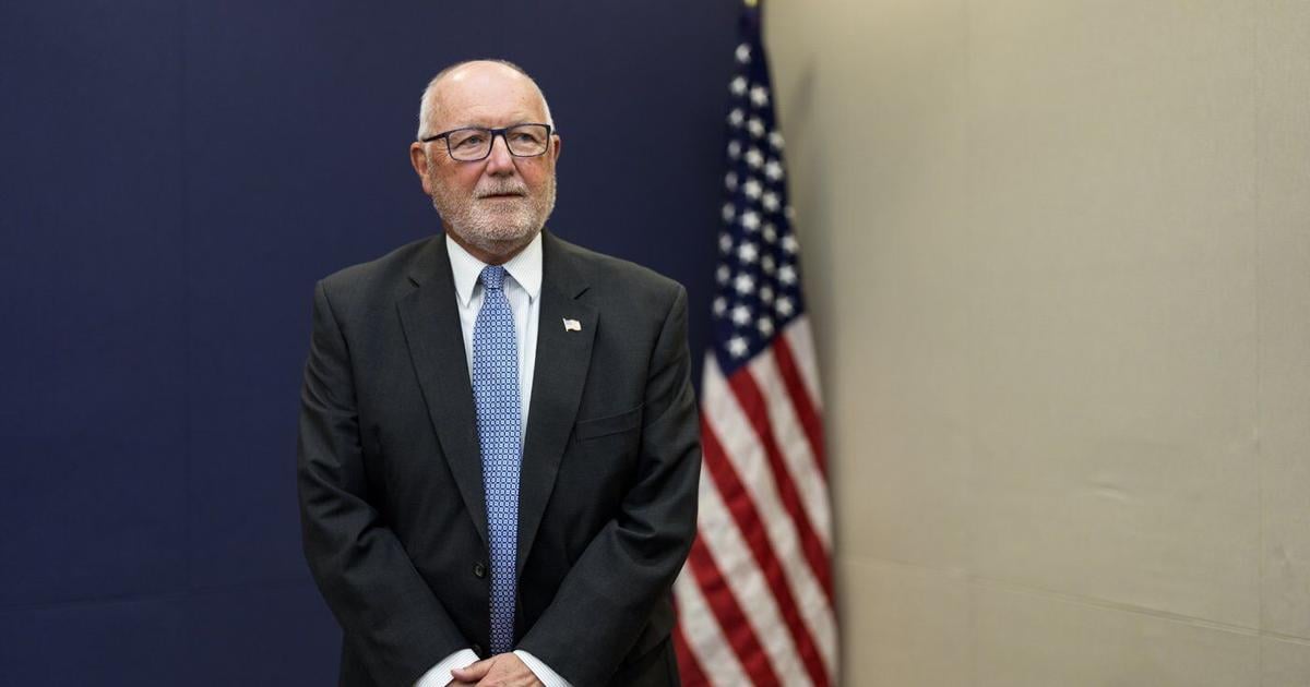 In the news: U.S. poised to meddle in Canadian politics? Pipeline popularity up?