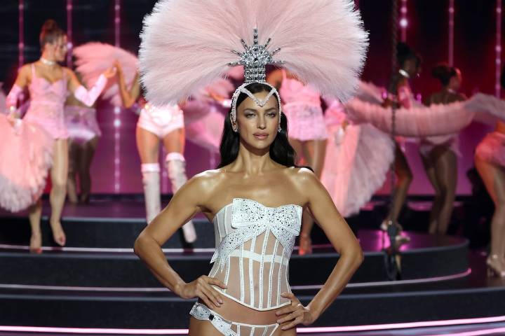 Victoria’s Secret sube en Bolsa tras el icónico desfile que impulsó sus ventas de lencería y belleza y mejoró sus previsiones