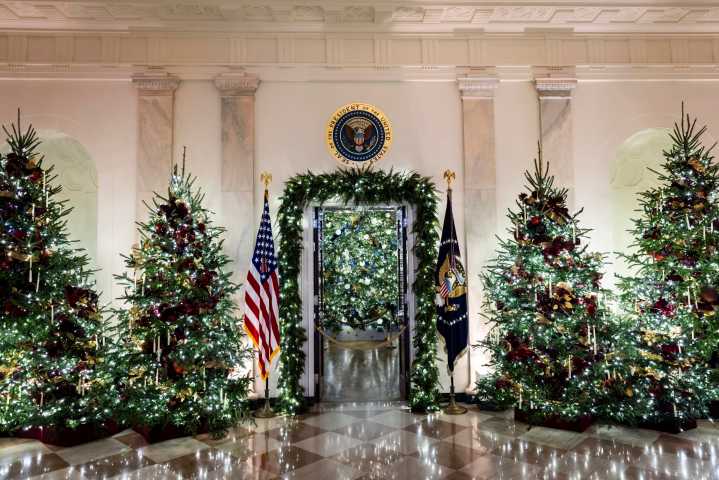 Los Trump celebran 250 años de EE.UU. en su primera Navidad de regreso a la Casa Blanca