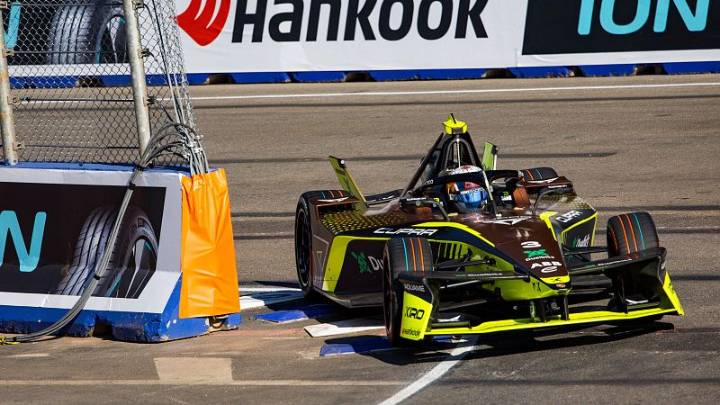 Pepe Martí sufre un aparatoso accidente en su estreno en la Fórmula E