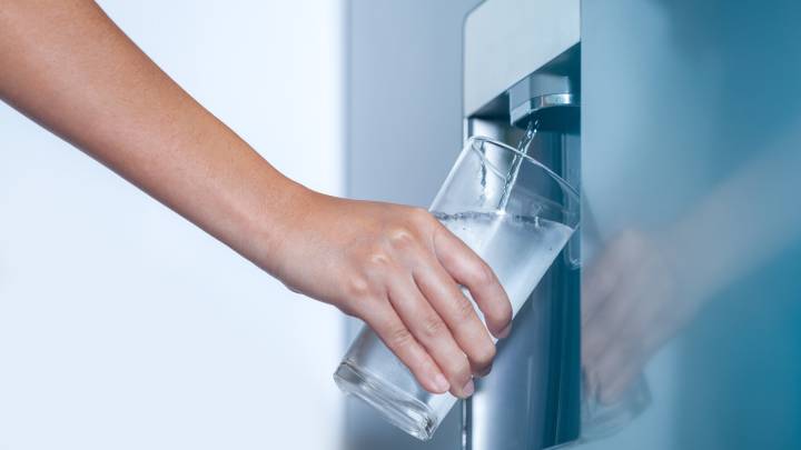 How To Change A Fridge Water Filter Based On What Kind You Have