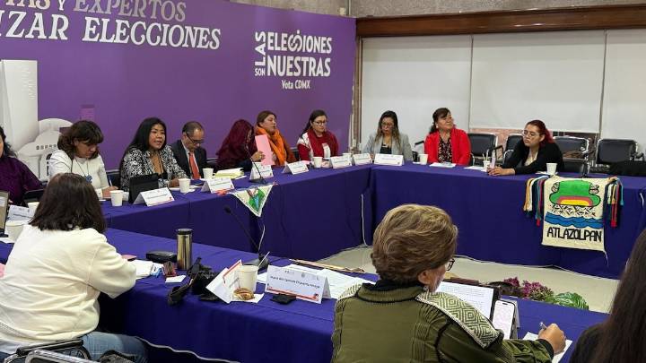 Mujeres originarias exponen propuestas y retos de participación en encuentro convocado por el IECM