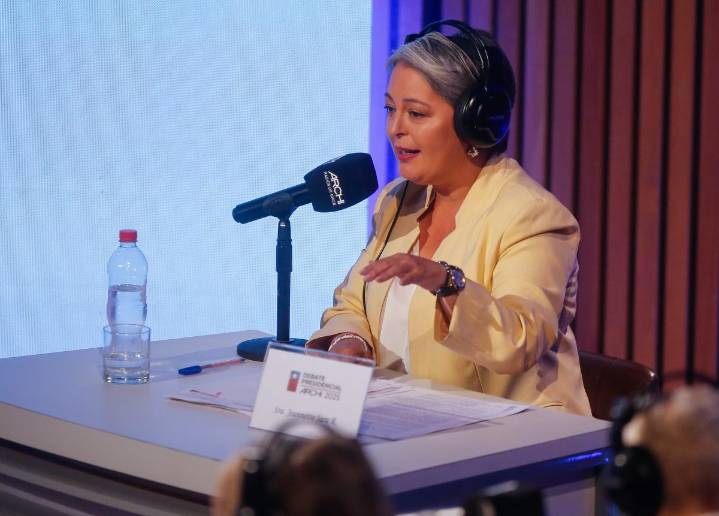 Jeannette Jara a favor de proyecto que busca eliminar multas por no uso de Tag: “Lo que se ha hecho es un abuso”