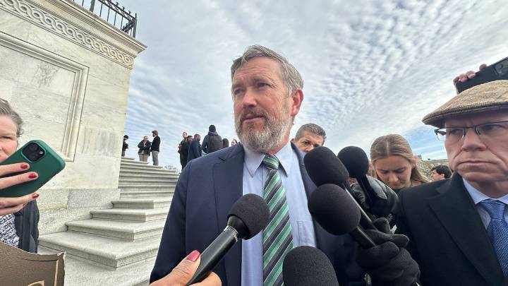 Massie, Paul cosponsor resolutions to block unauthorized 'hostilities' against Venezuela